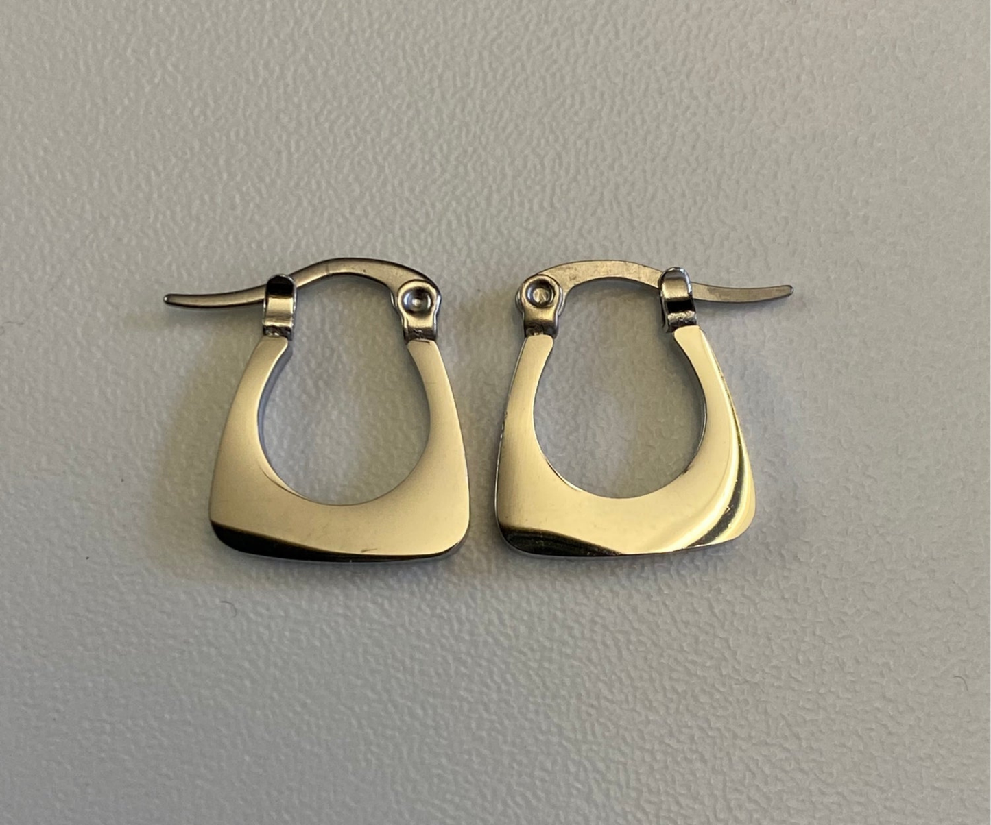 Gold Classic Curve Earrings